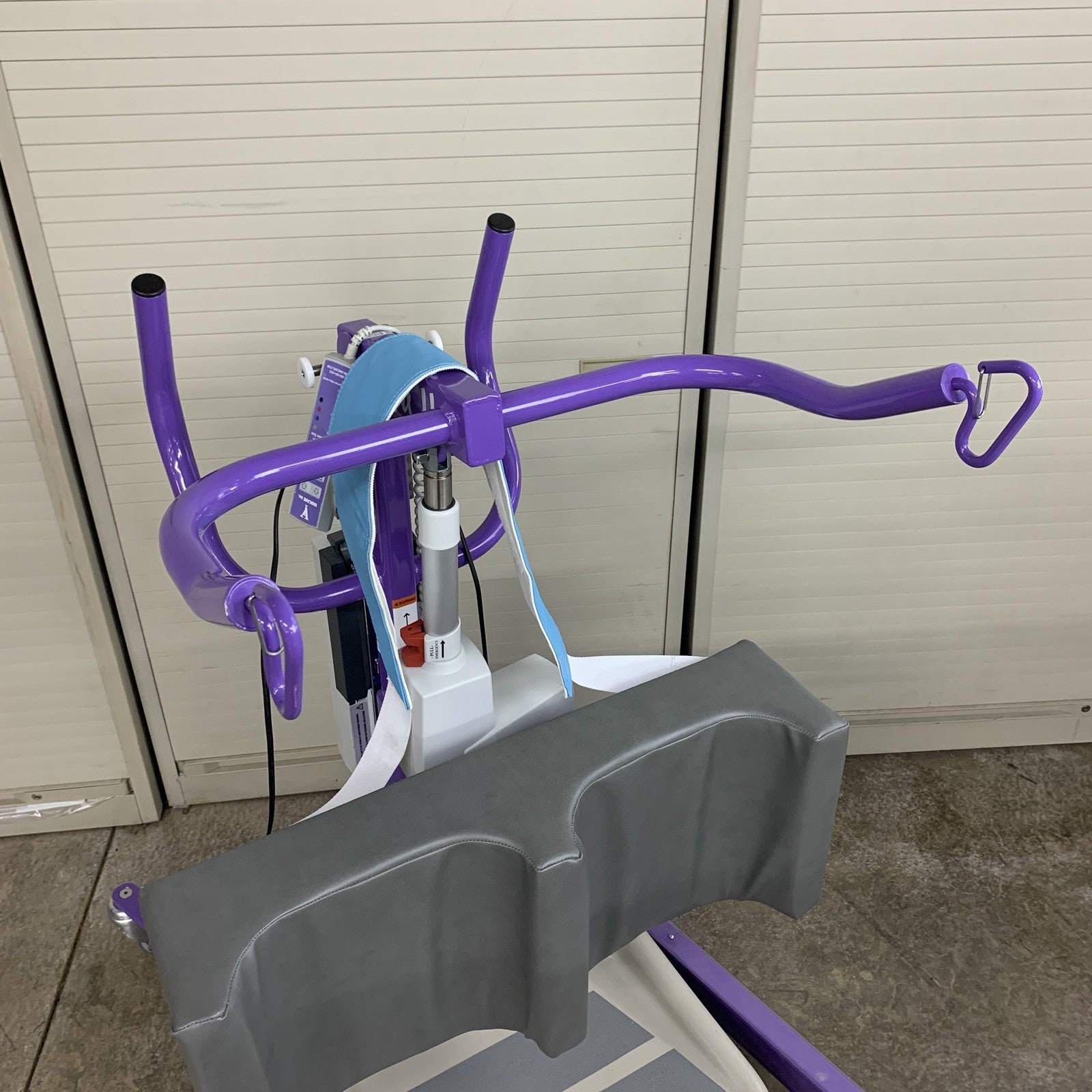 Vancare Vera II SB600 Powered Sit-to-Stand Patient Lift Powers Arms Don't Lift