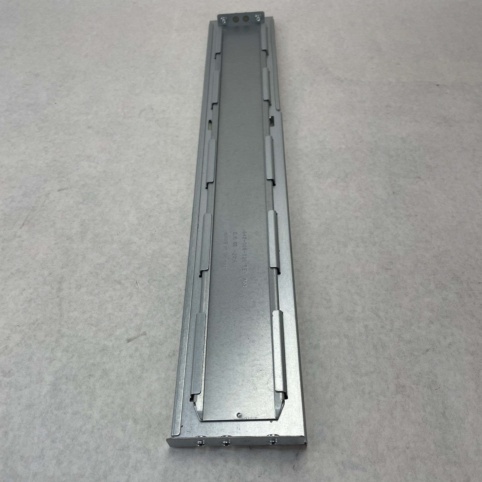 EMC 042-008-326 VNXE3200 Rack Mount Rail1