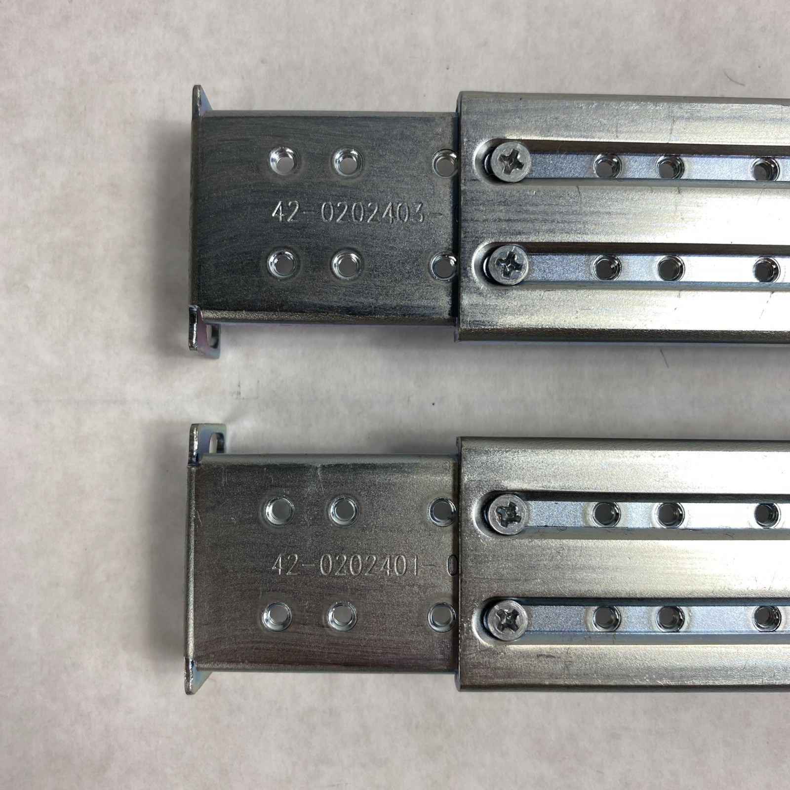 Foxconn/Brocade 42-0202402-01/42-0202400-01 1U Rail Set 7
