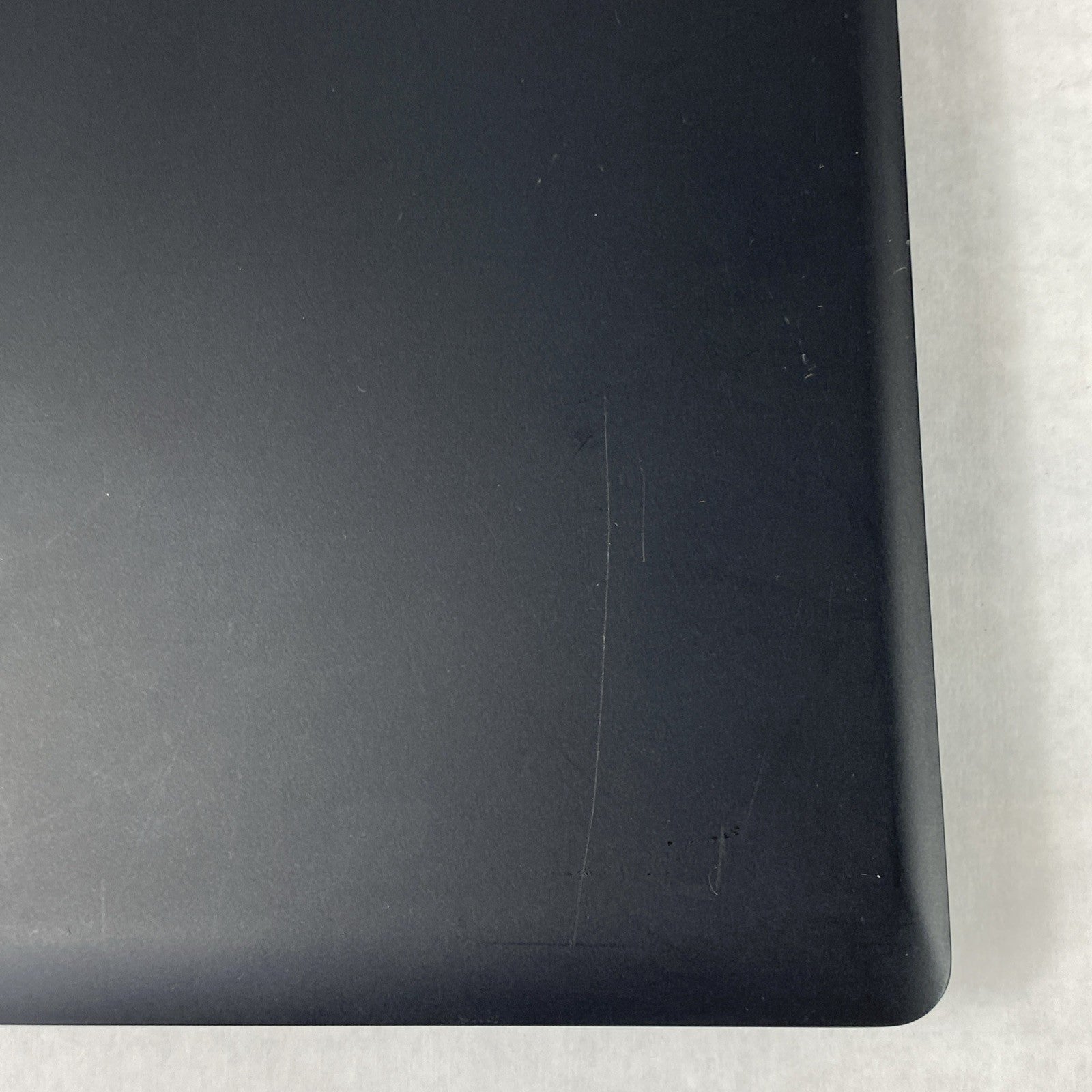 Dell Latitude 5590 Intel Core i5-7300U 2.60 GHz 8 GB RAM 15.6" No HDD No OS