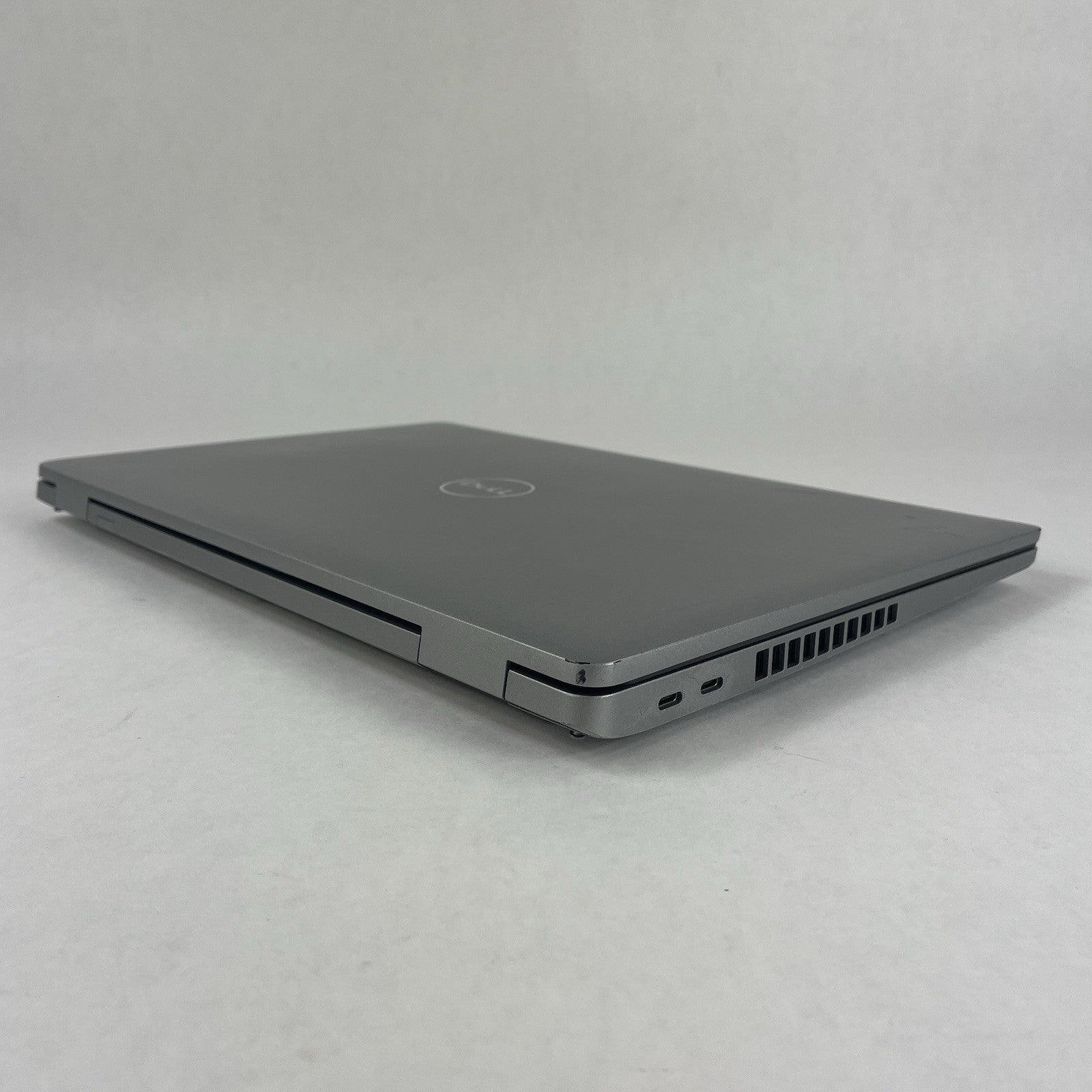 Dell Latitude 5530 15.6" i5-1235U 3.96GHz 8GB RAM No SSD/OS/AC - Scratched Paint10
