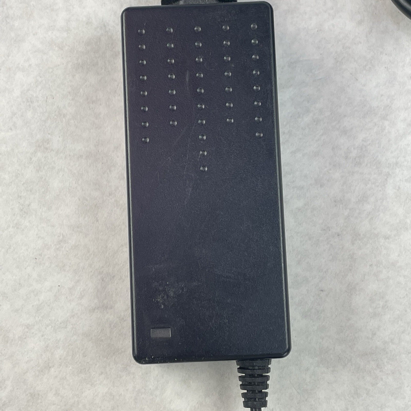 Switching Power Supply P60EB240250, 3-pin3