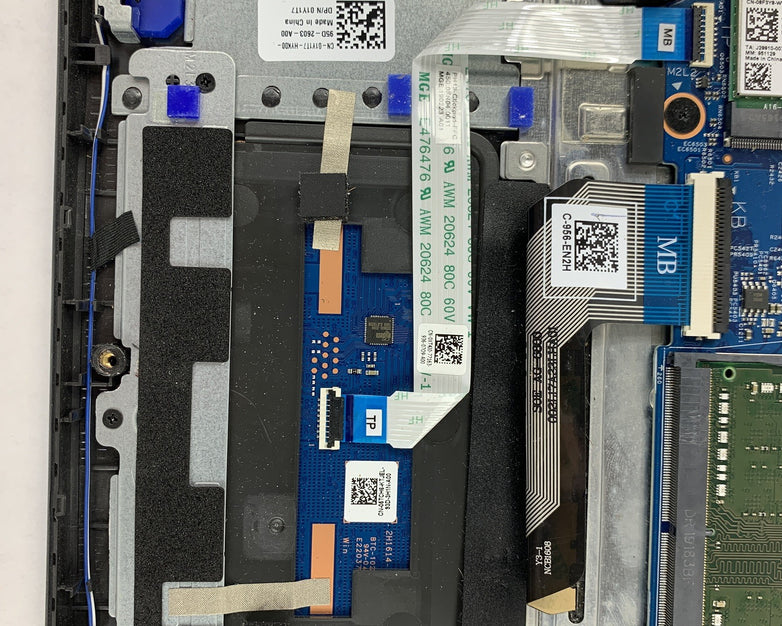 Dell Latitude 3300 13.3" i5-8250u 1.6 GHz 8 GB Ram NO OS No HDD No Batt No AC