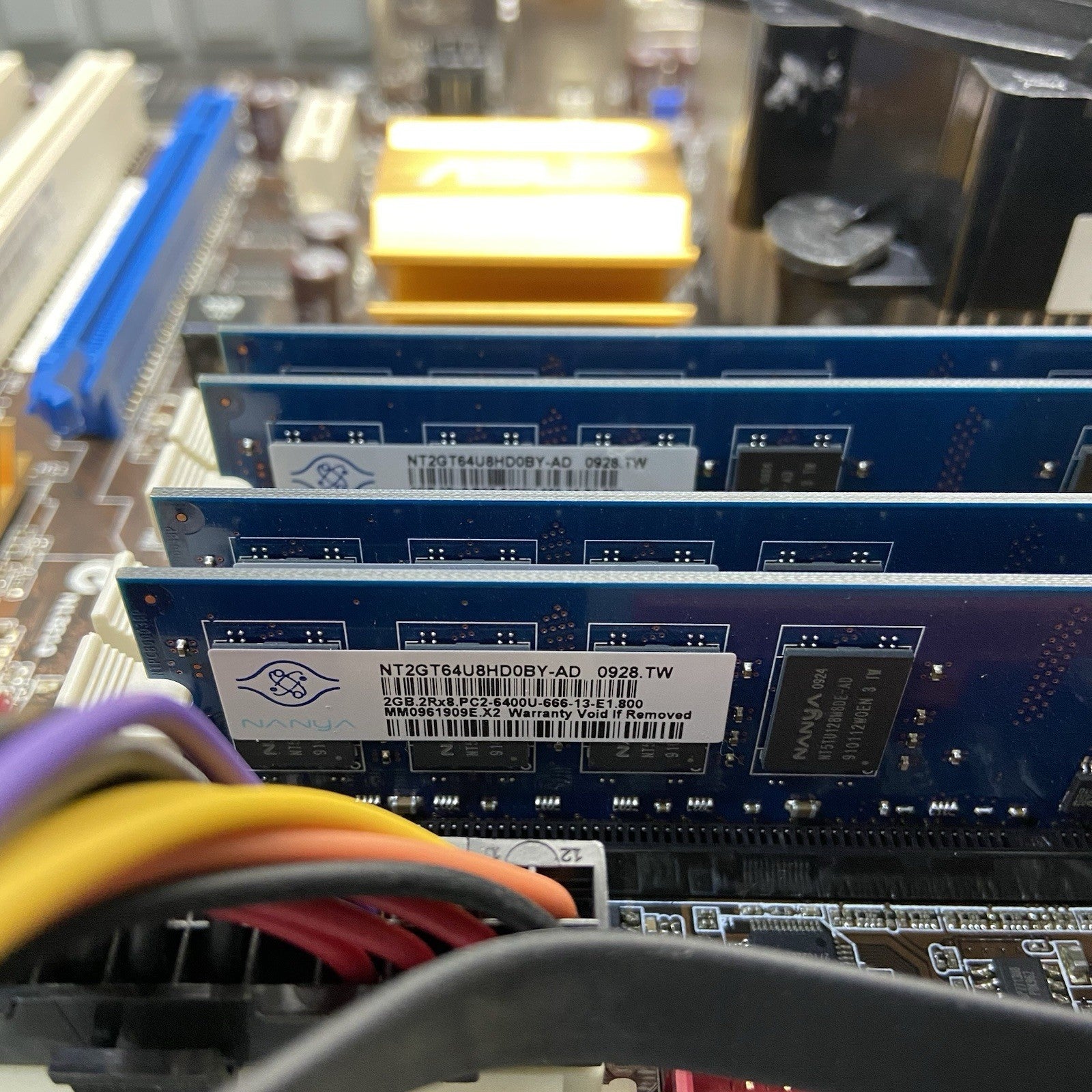 ASUS Essentio CG5270-BP004 MT Intel Core 2 Quad Q8300 2.5GHz 8GB RAM No HDD No O16