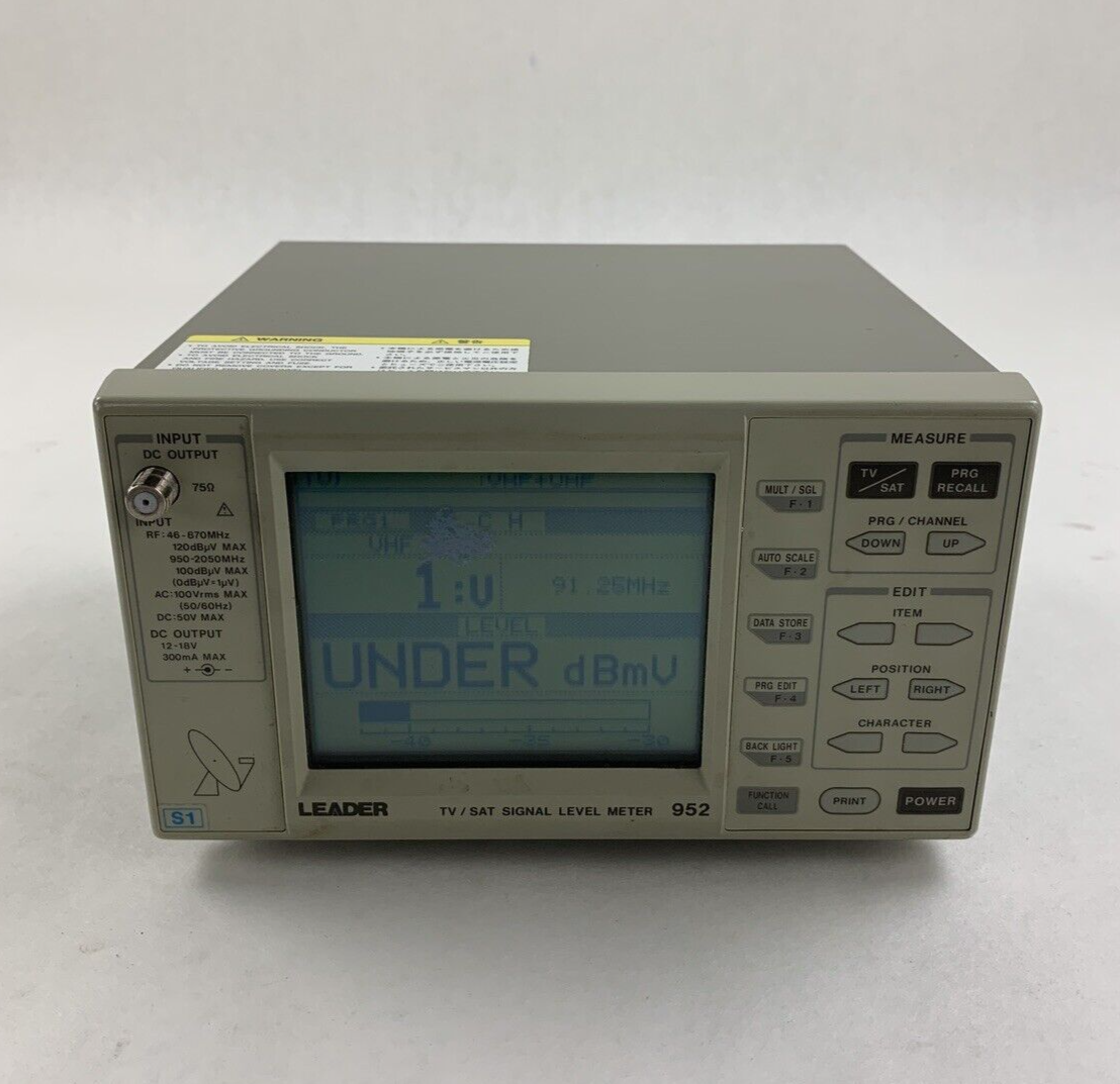 Leader 952 TV Satellite Signal Level Meter Powers On Screen Bleeding W/ Case