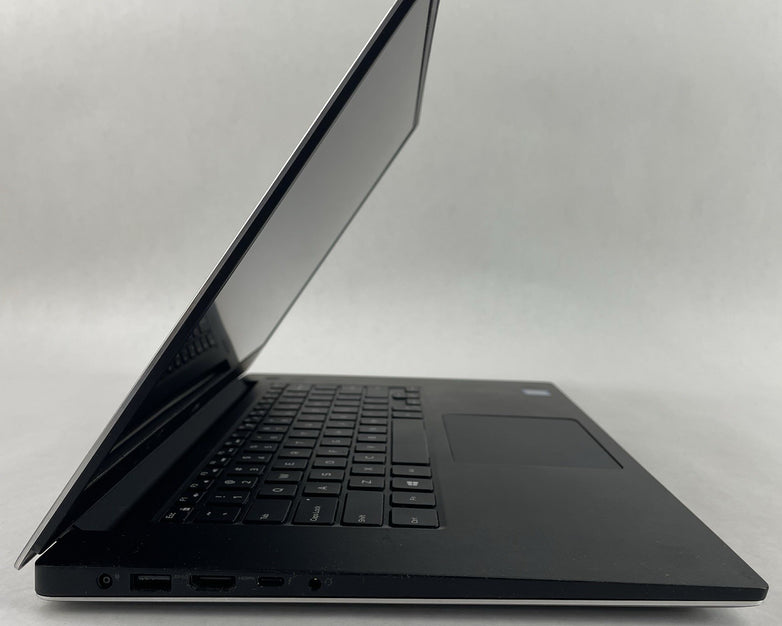 Dell XPS 15 9560 15.6" i7-7700HQ 2.80 GHz 8 GB RAM No SSD/OS/AC