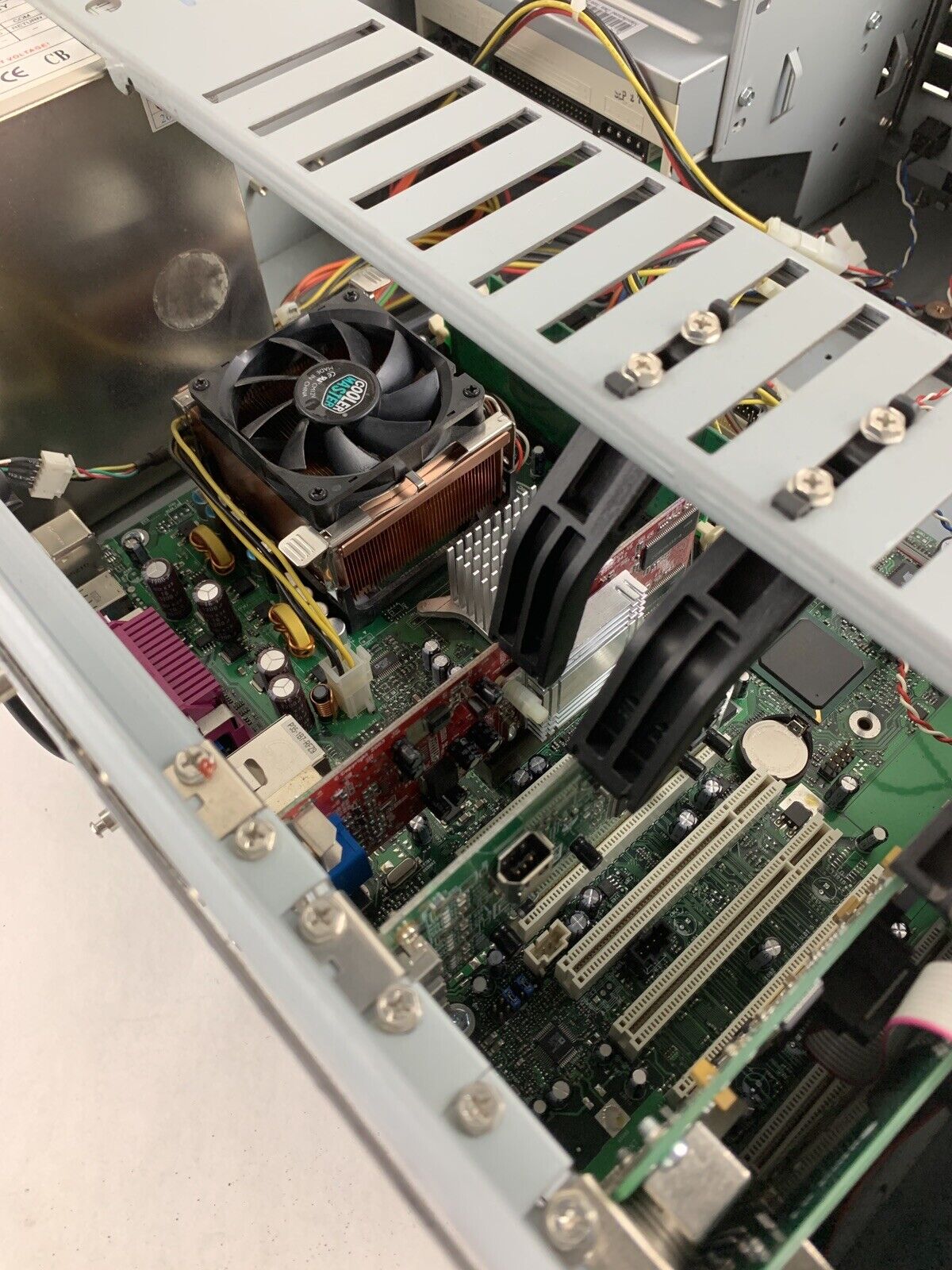 American Dynamics DV16000 Intellex D865GBF Pentium 4 2.8GHz 512Mhz Ram NO HDD/OS