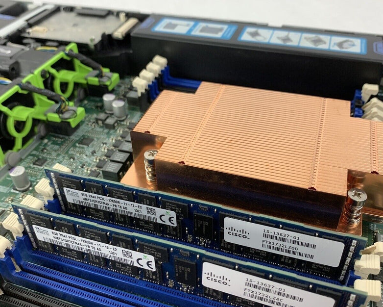 Cisco UCSC-C220-M3S V01 Xeon E5-2609 2.40 GHz  32 GB RAM No OS No HDD