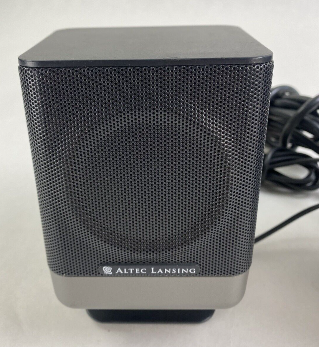 Altec Lansing Pair of Mini Portable Computer Speakers 221 For Parts or Repair