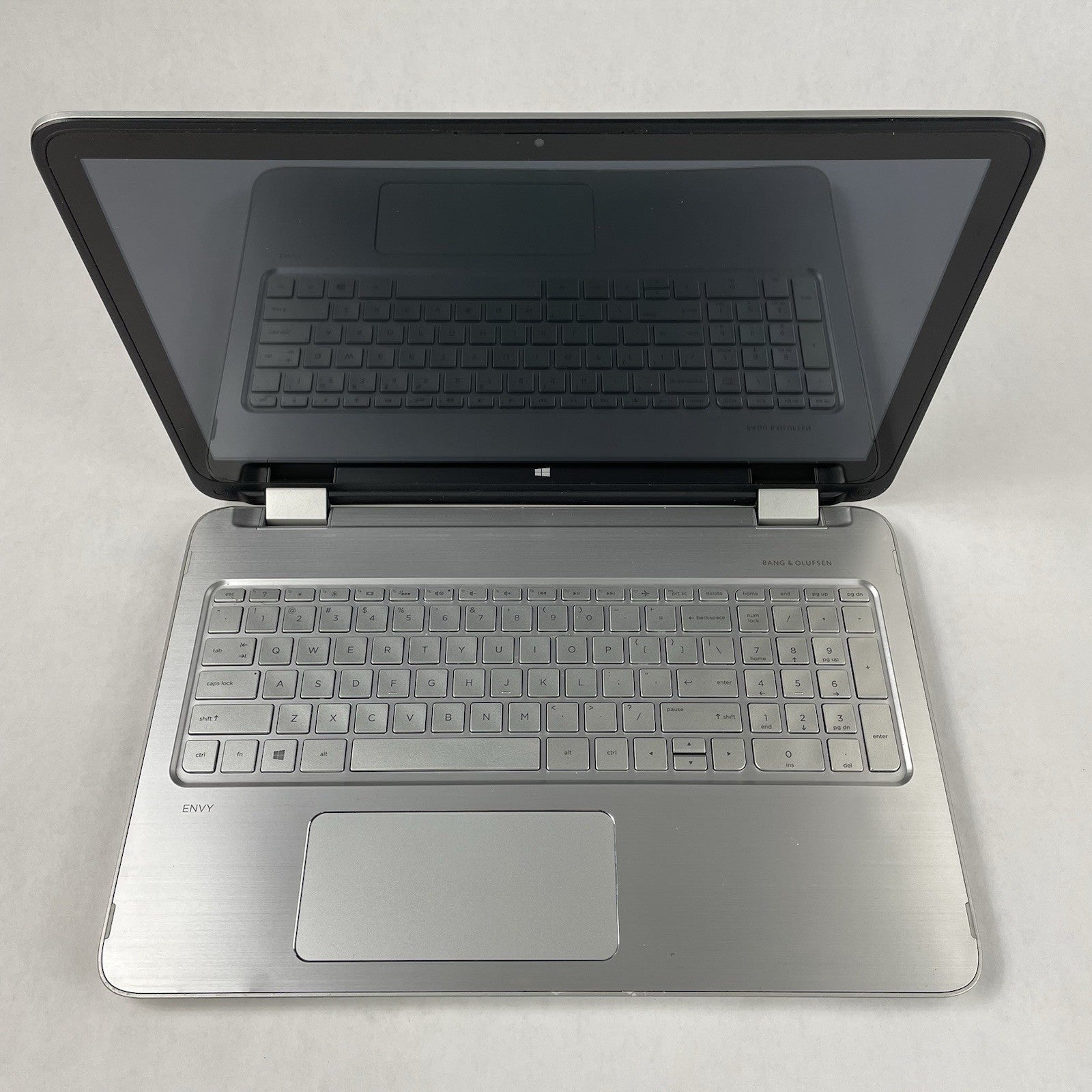 HP ENVY 15-u473cl 15.6" i5-6200U 2.30 GHz 12 GB RAM No SSD/OS/AC1