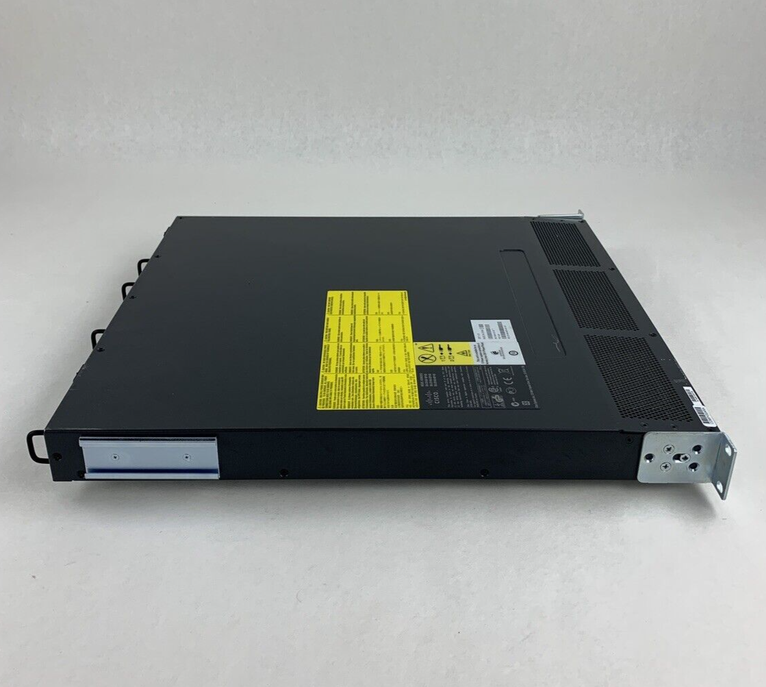 Cisco DS-C9148-K9 V01 48-Ports 16G  1U Multilayer Fabric Switch Tested Reset