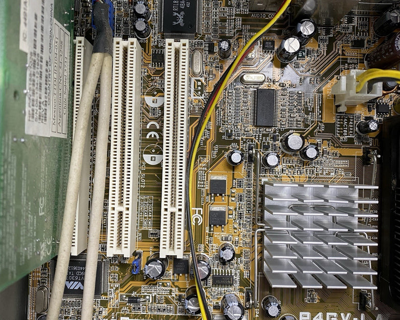 HP Pavilion a1000n MT Intel Celeron 2.93GHz 1GB RAM No HDD No OS