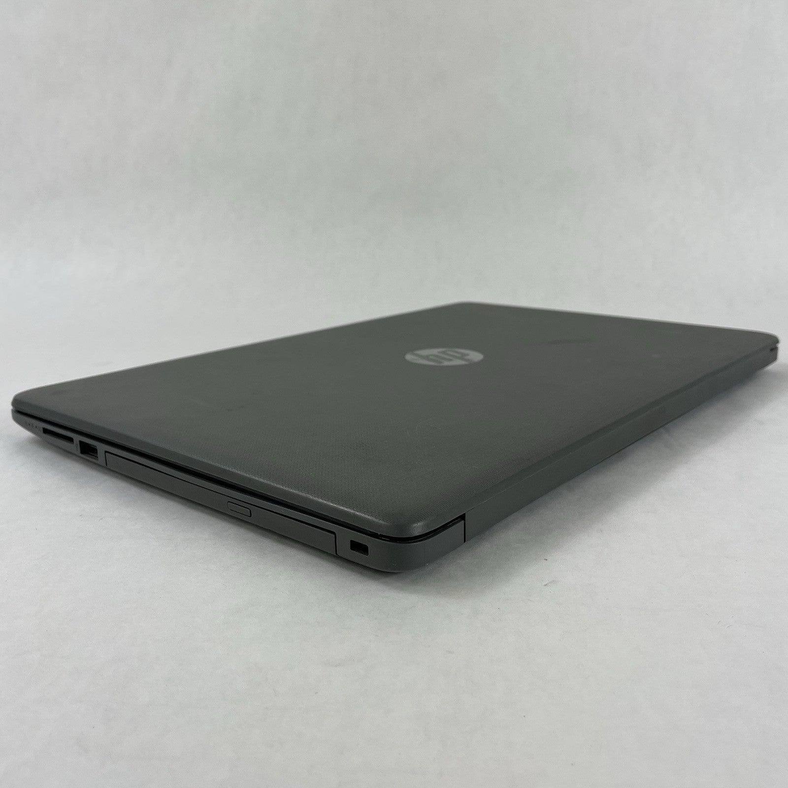 HP 15-da0046nr 15.6" i3-7020U 2.30 GHz 8 GB RAM No SSD No OS - Bad Bottom8