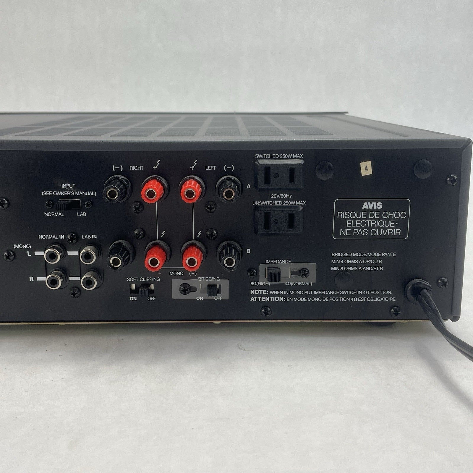 NAD 2100 Stereo Power Amplifier10