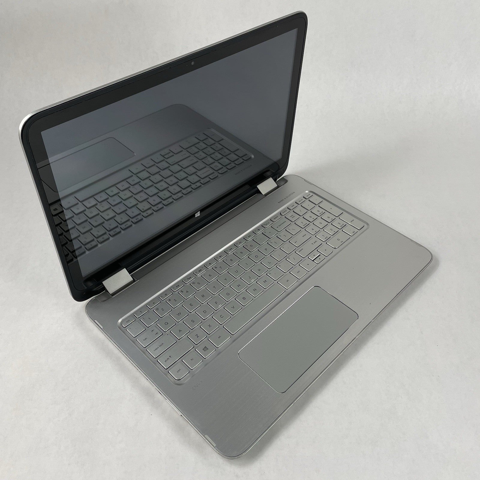 HP ENVY 15-u473cl 15.6" i5-6200U 2.30 GHz 12 GB RAM No SSD/OS/AC0