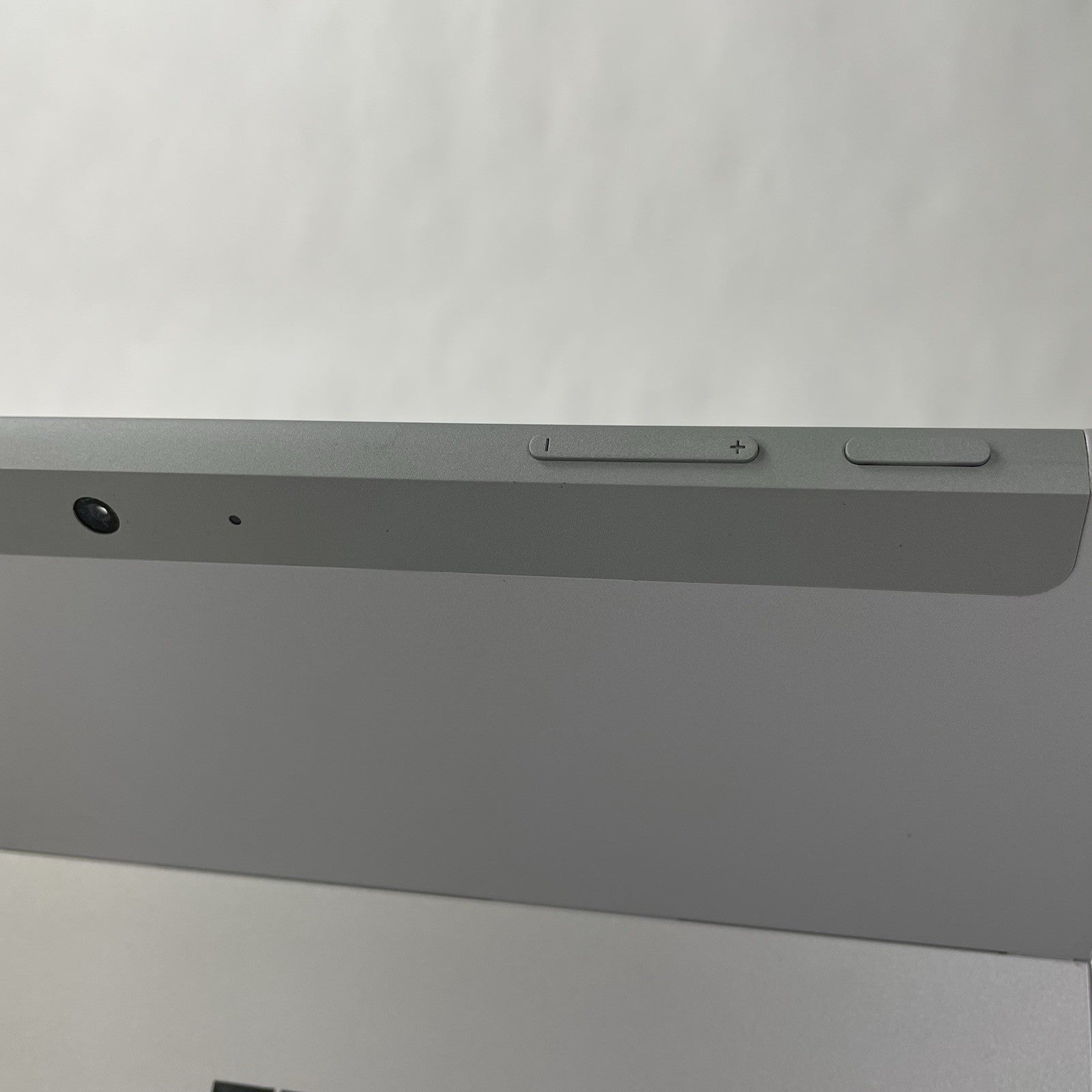 Microsoft Surface G03 i3-10100Y 1.30 GHz 8 GB RAM 128 GB SSD Windows 117