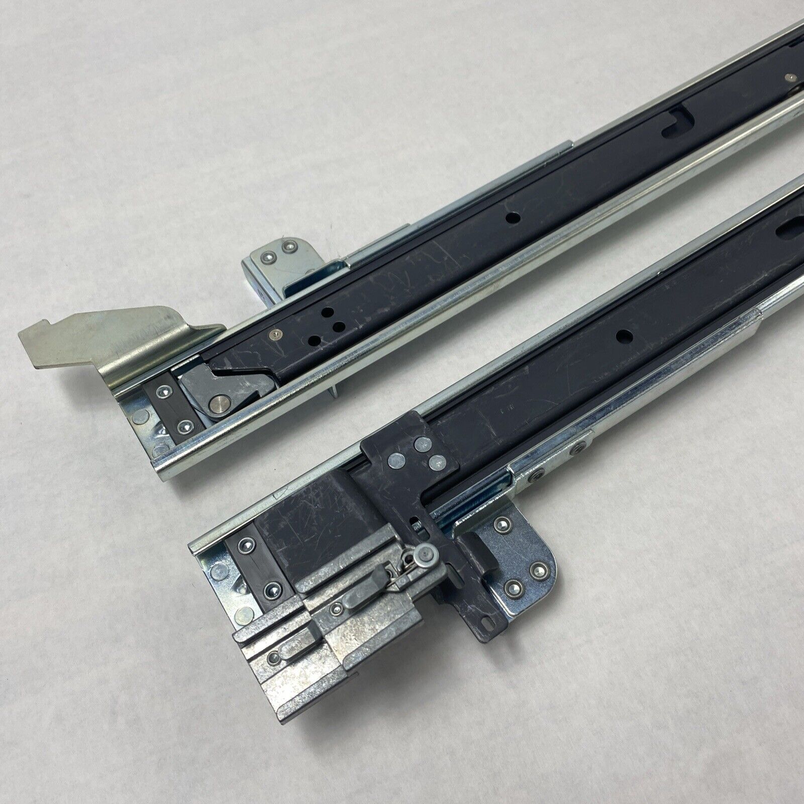 Unbranded L-4N344 / R-4N345 Left Right Server Rack Rail Set
