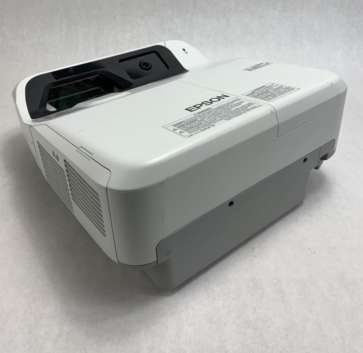 Epson PowerLite 695Wi H740A LCD Lamp Projector 828 Lamp Hours - No Remote0