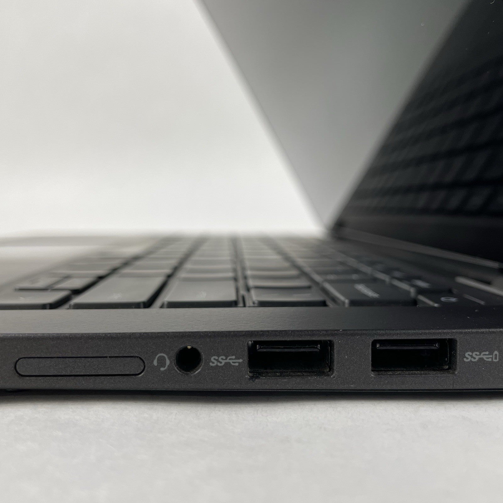 Dell Latitude 7410 14" i7-10610U 1.80GHz 16 GB RAM No SSD/OS/AC - Scratched Keys9