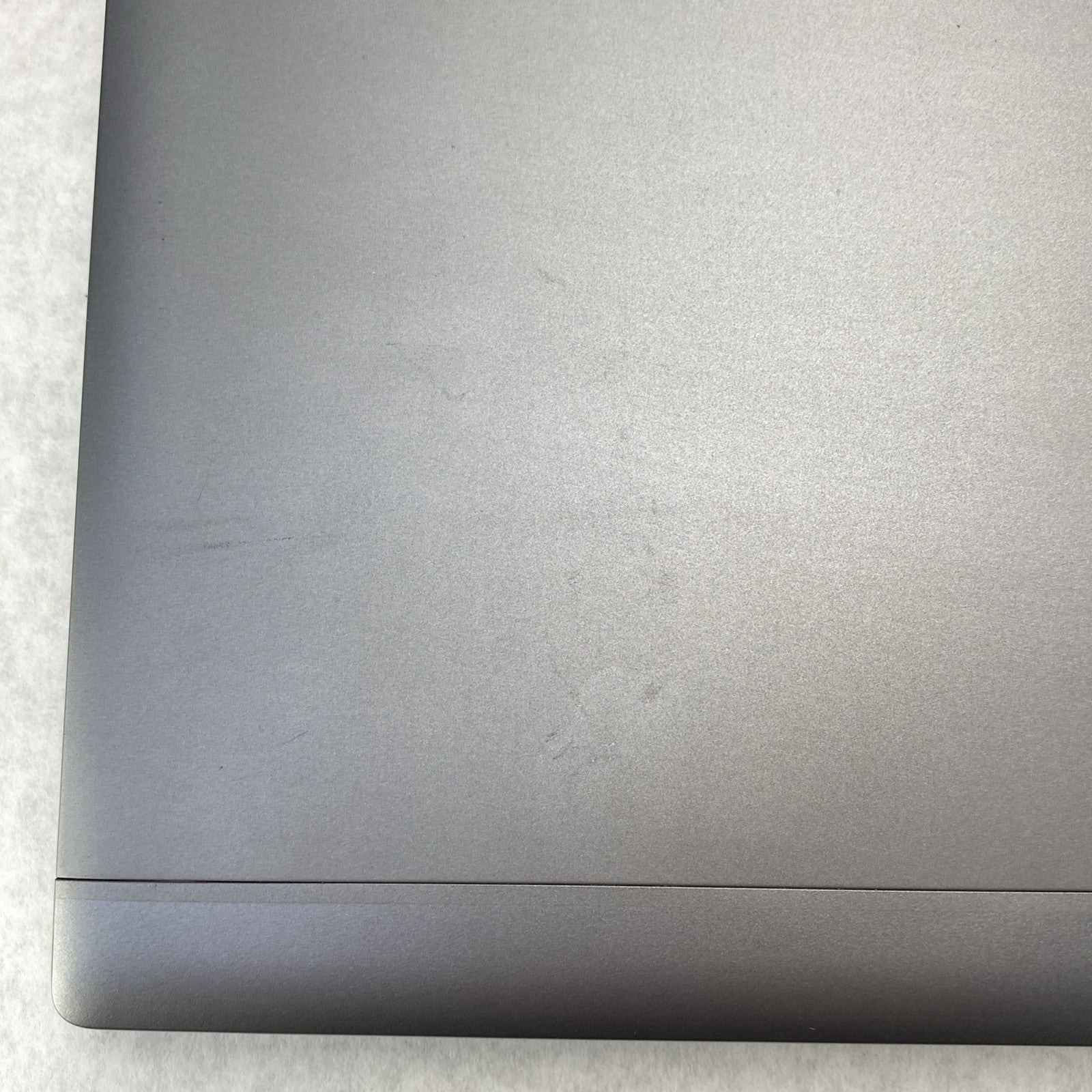 HP ZBook 15 G6 Intel Core i7-9750H 2.60 GHz 16 GB RAM 15.6" No HDD No OS