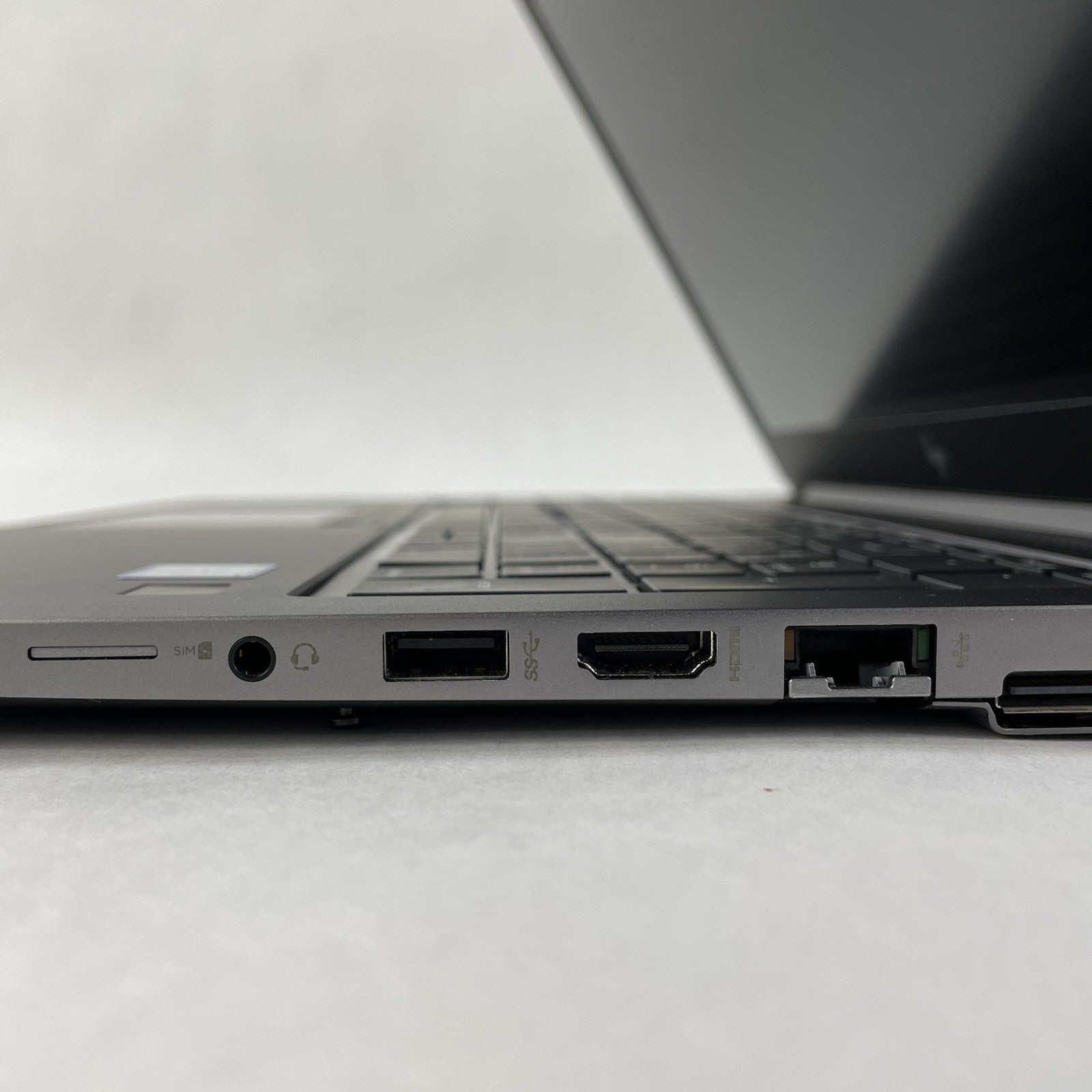 HP ZBook 15u G5 15.6" i5-7200U 2.50 GHz 8 GB RAM No SSD/OS/AC7