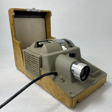 Revere P-444 Slide Projector With Case - Untested Parts Only
