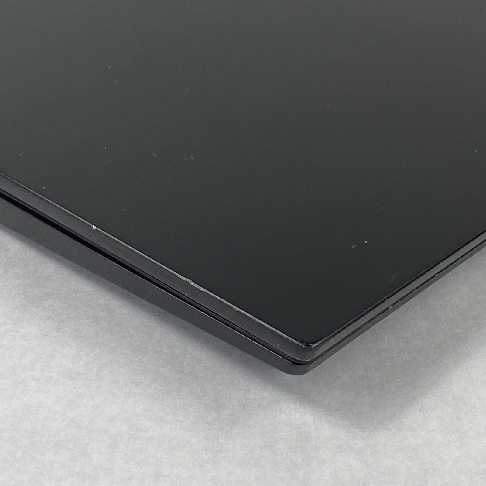 Lenovo ThinkPad E480 Intel Core i5-8250U 1.60 GHz 8 GB RAM 14" No HDD No OS