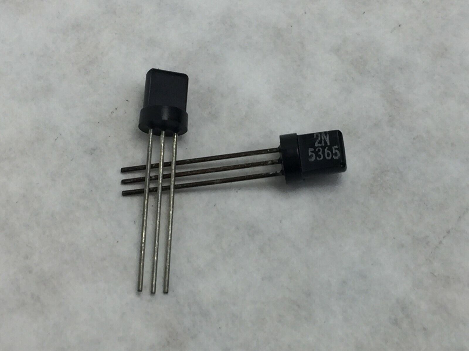 2N5365 PNP Transistor T0-92 (Lot of 23)