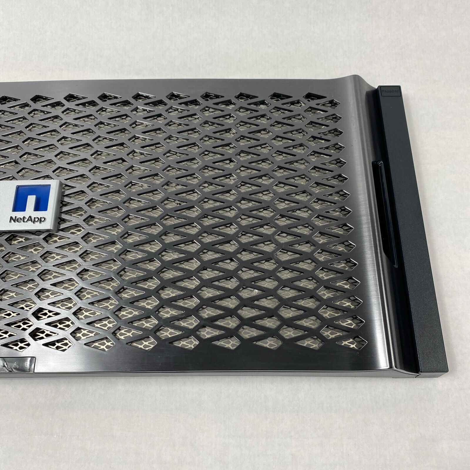 NetApp 111-01220+A0 5U Front Bezel Face Plate