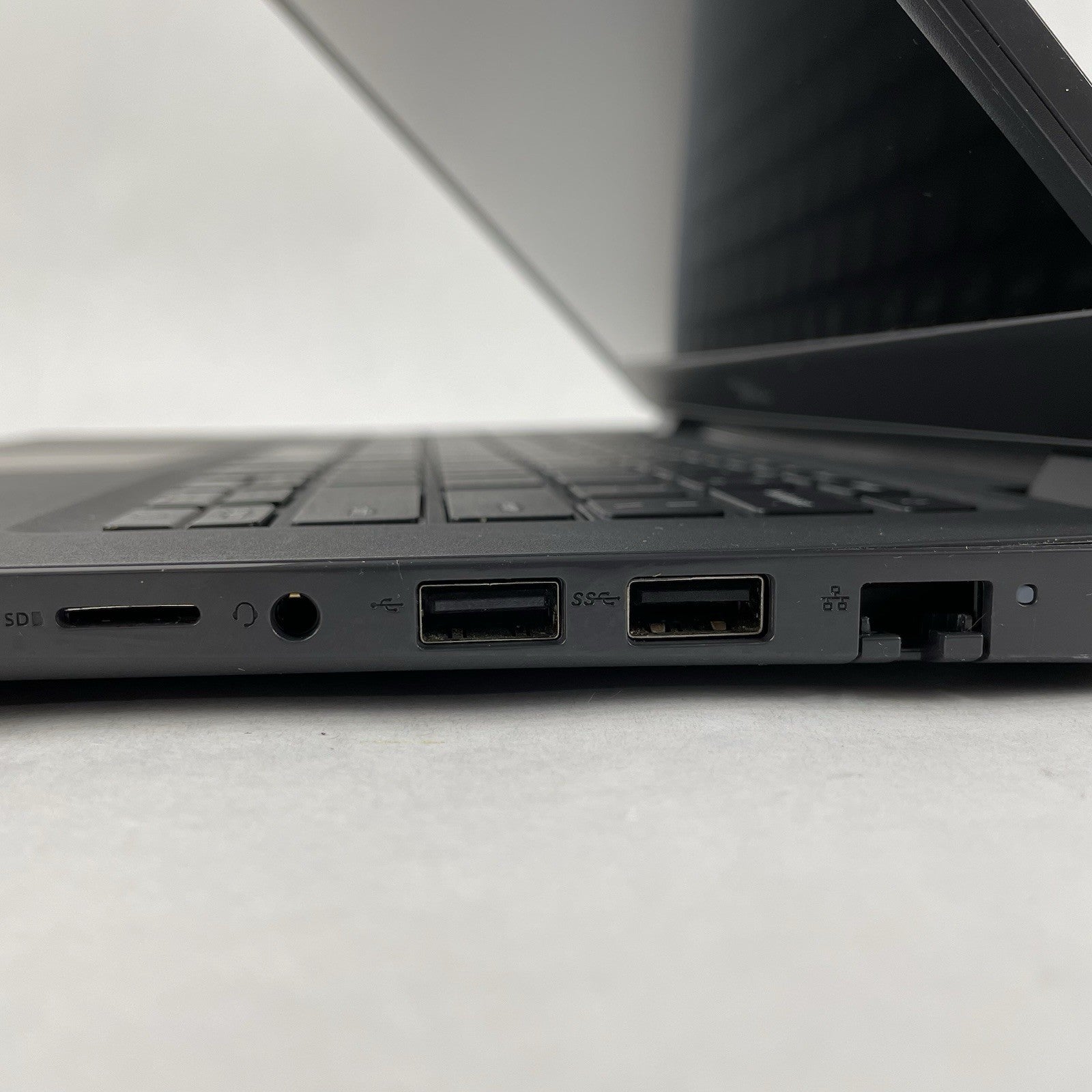 Dell Latitude 3510 14" i5-10210U 1.60 GHz 8 GB RAM No SSD/OS/AC/Batt5