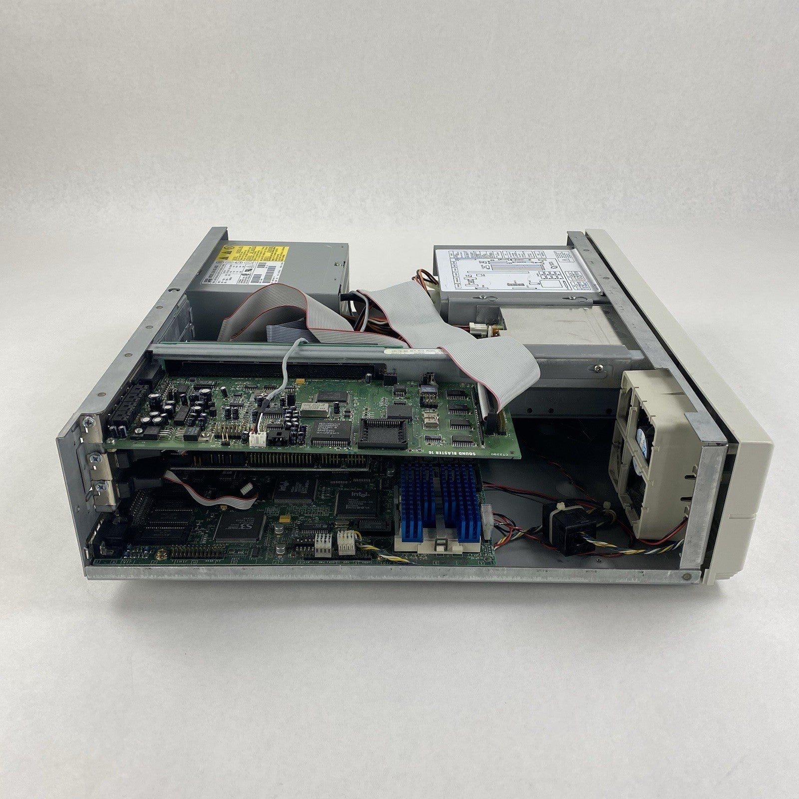 Zenith Z-Station ZEP-8370-QB DT Pentium 90MHz 32MB RAM No HDD No OS