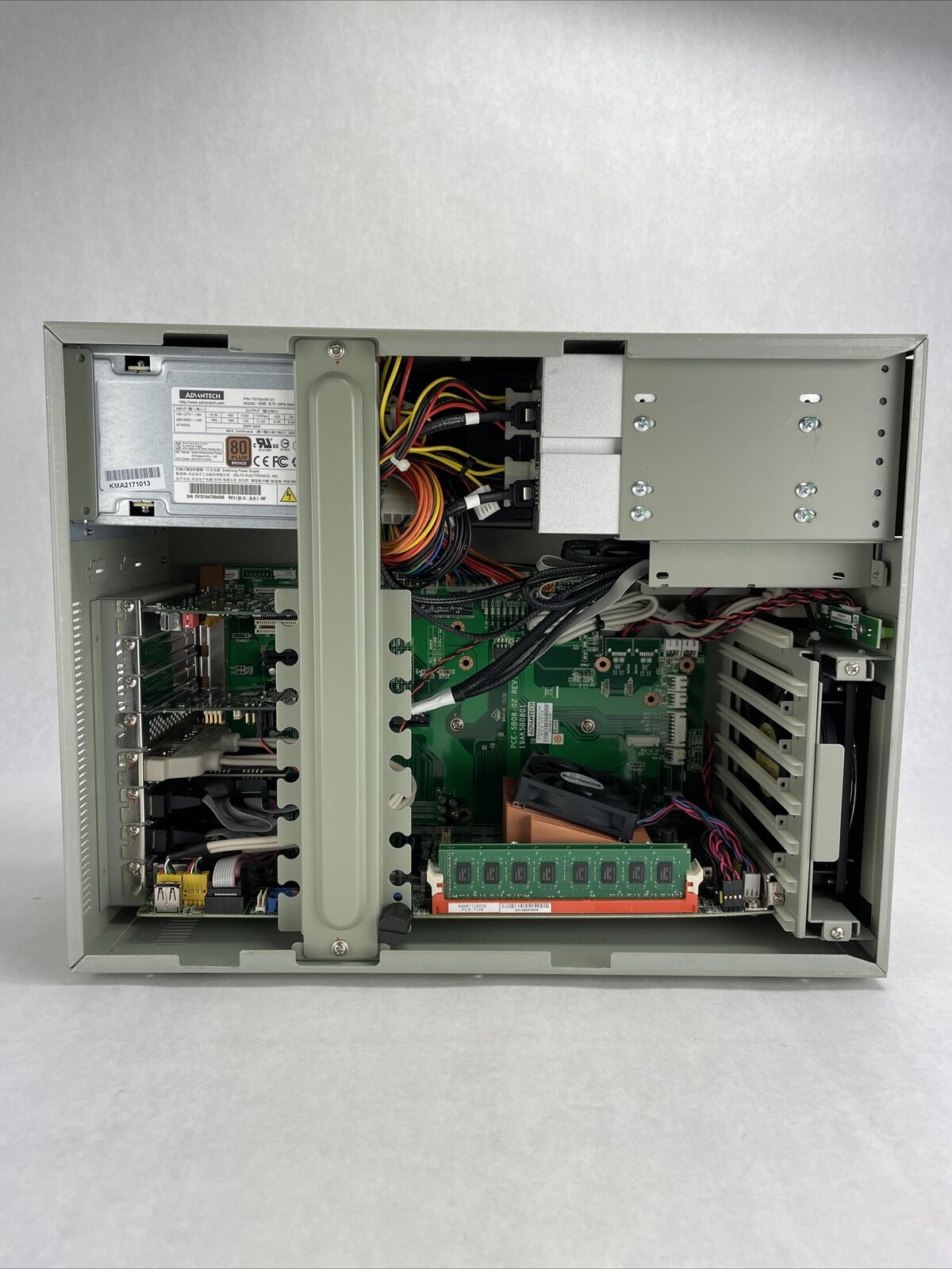 Advantech IPC-6608 PCE-5B08-2 Intel Core i5-4570s 2.9GHz 8GB RAM No HDD No OS
