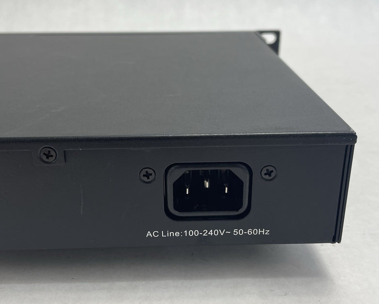 Lantronix SM24TAT2SA-VT 24-Port Managed Gigabit Ethernet PoE+ Tested & Reset