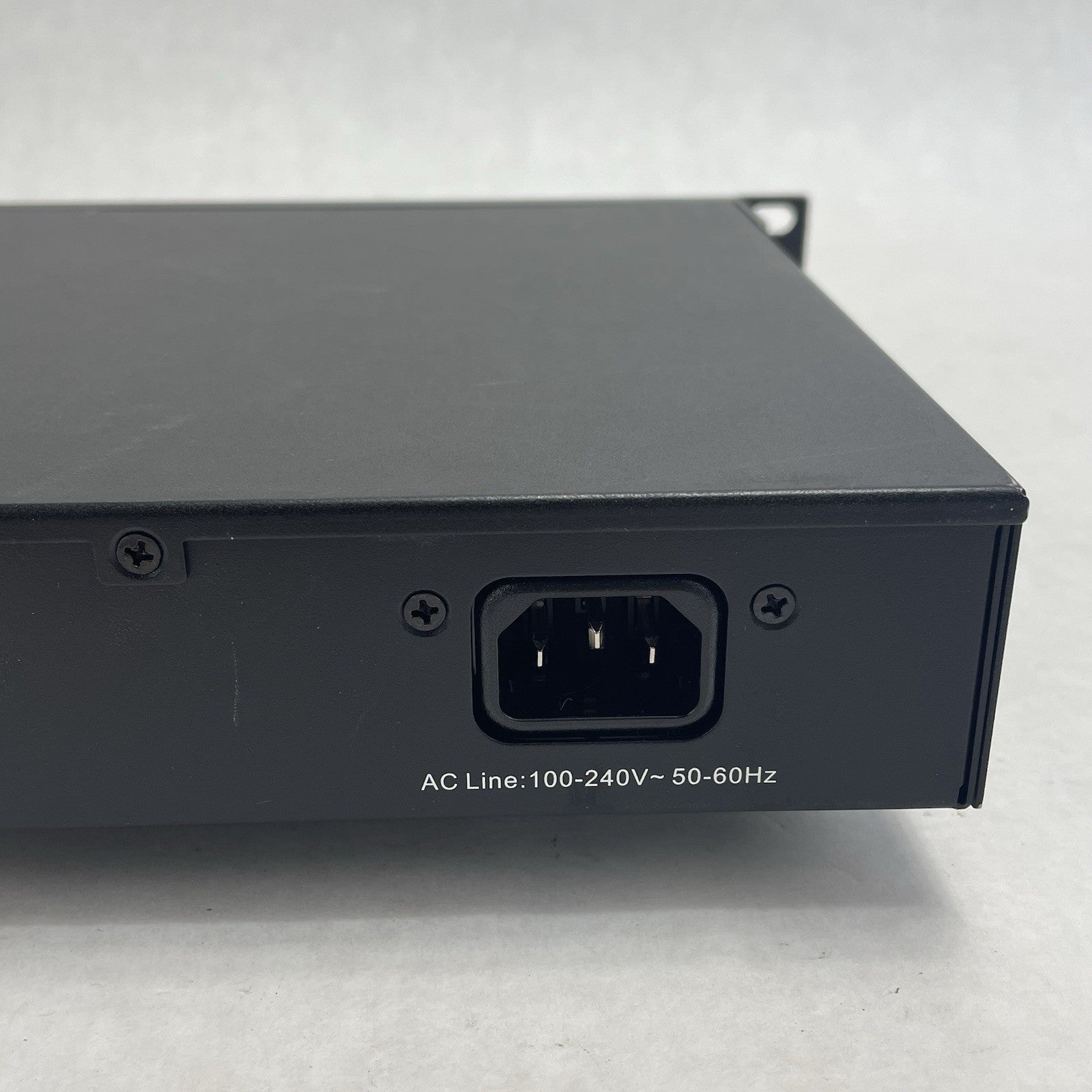 Lantronix SM24TAT2SA-VT 24-Port Managed Gigabit Ethernet PoE+ Tested & Reset8