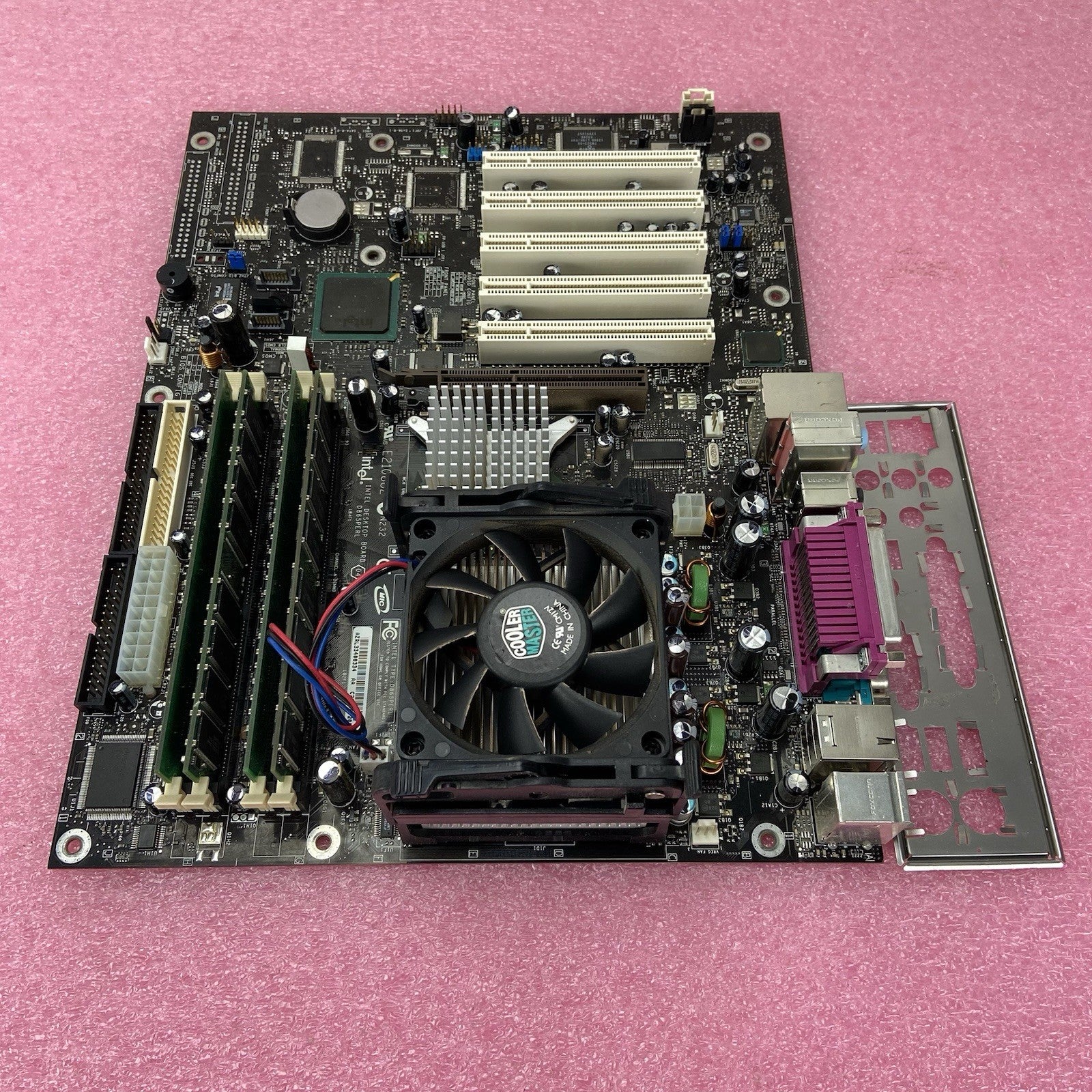 Intel D865PERL Motherboard Intel Pentium 4 2.8GHz 2.5GB RAM w/IO Shield3