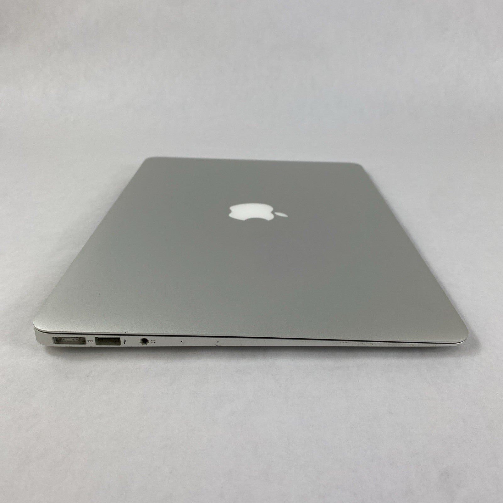Apple MacBook Air A1466 2017 13" 1.8 GHz i5 8 GB RAM 500GB SSD os12.7.616
