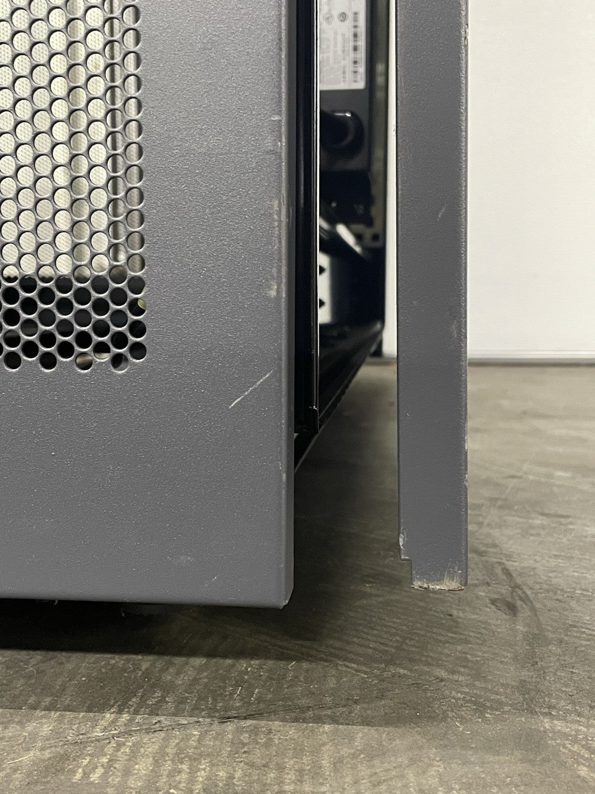 NETAPP NAC-0501 Server Rack Cabinet Unlocked With Keys