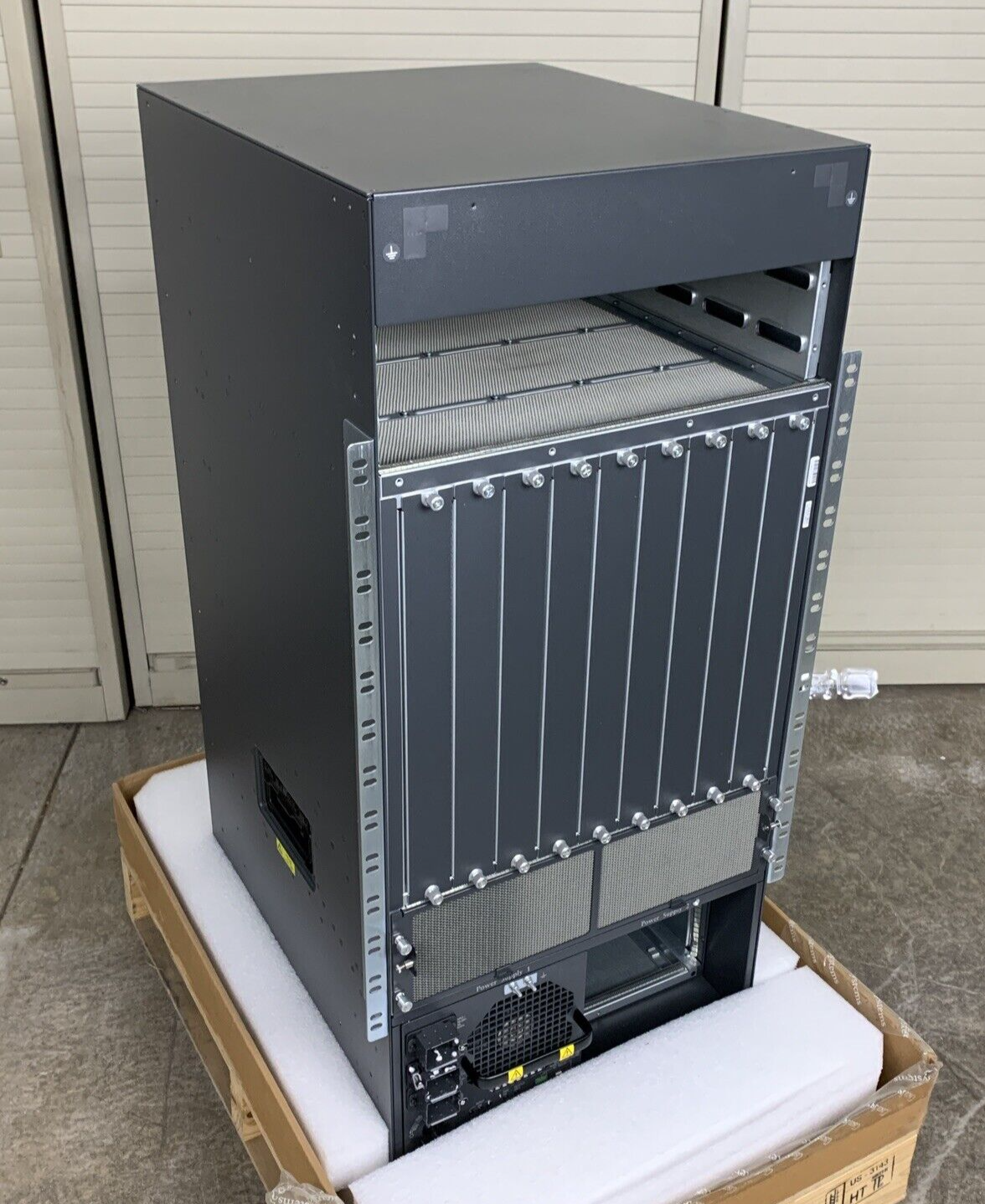 Cisco WS-C6509-V-E Genuine  Chassis W/ 1x Power Supply Box Opened No Faceplate