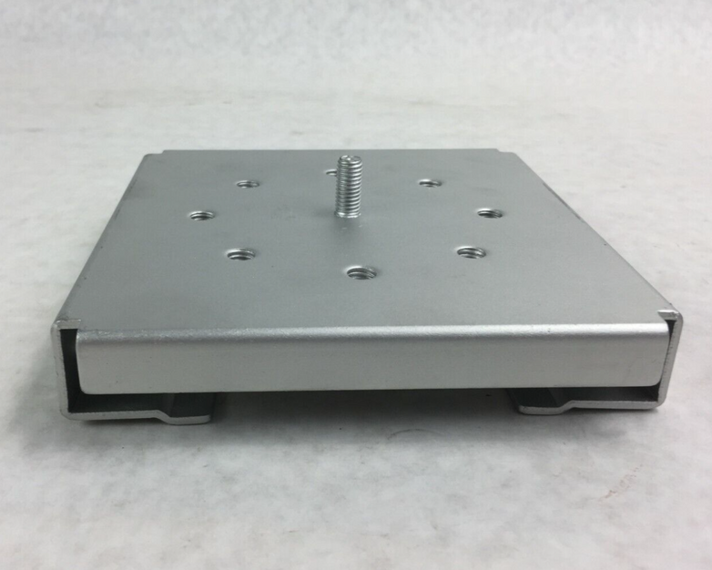 Foxconn 700-23935-01 Mounting Bracket   New
