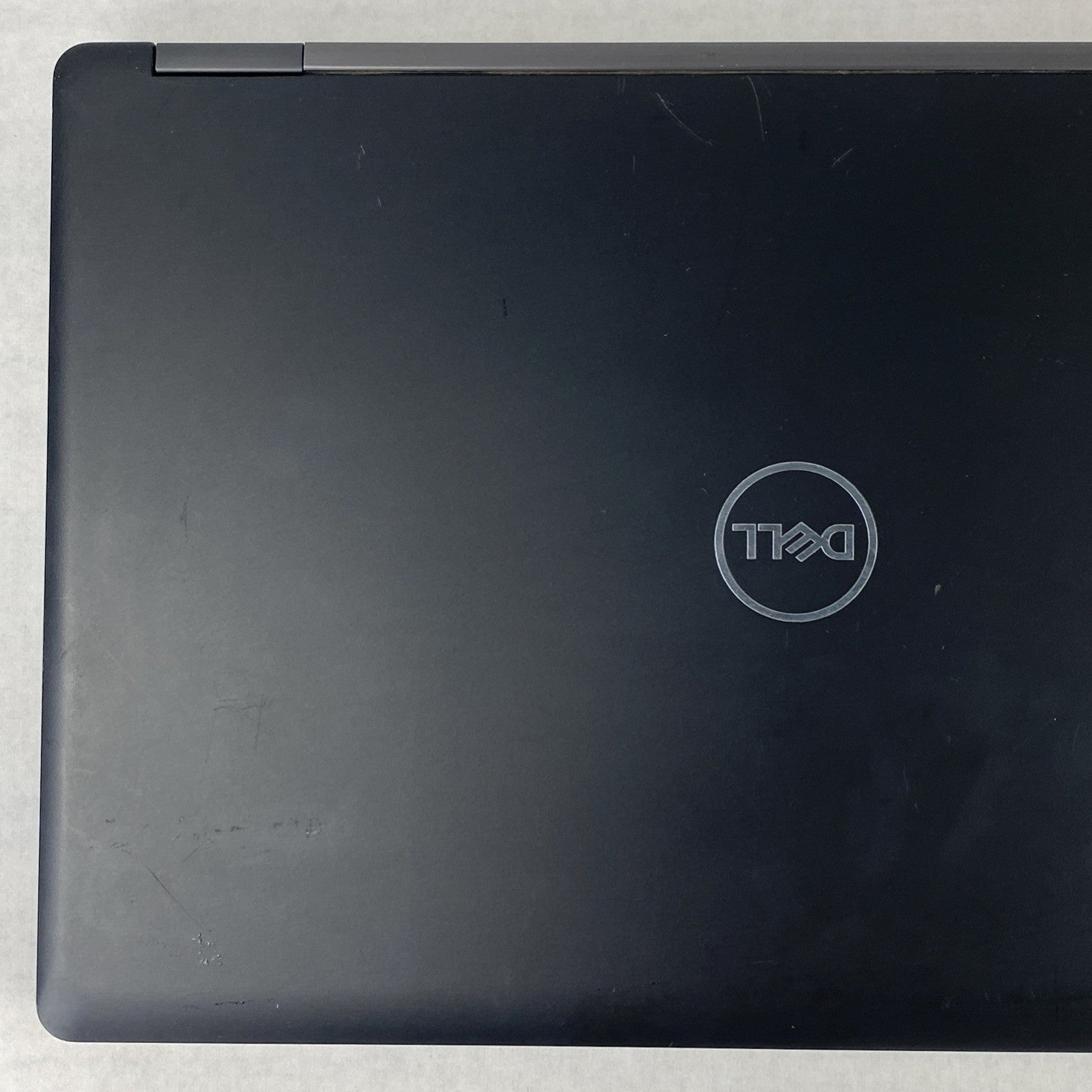 Dell Latitude 5590 Intel Core i5-7300U 2.60 GHz 8 GB RAM 15.6" No HDD No OS