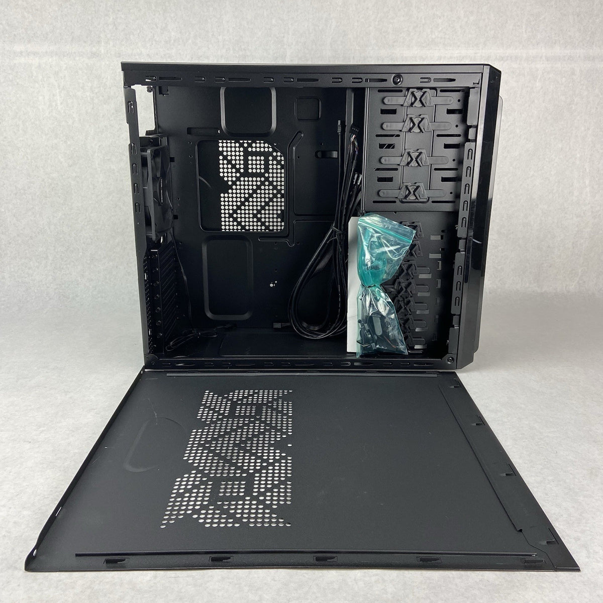 Rosewill Blackbone Mid Tower Computer Case Bare Bones No PSU8