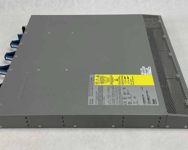 Cisco Nexus N2K-C2348TQ-10G-E 48-Port Fabric Extender Open Box W/ 4 Transceivers
