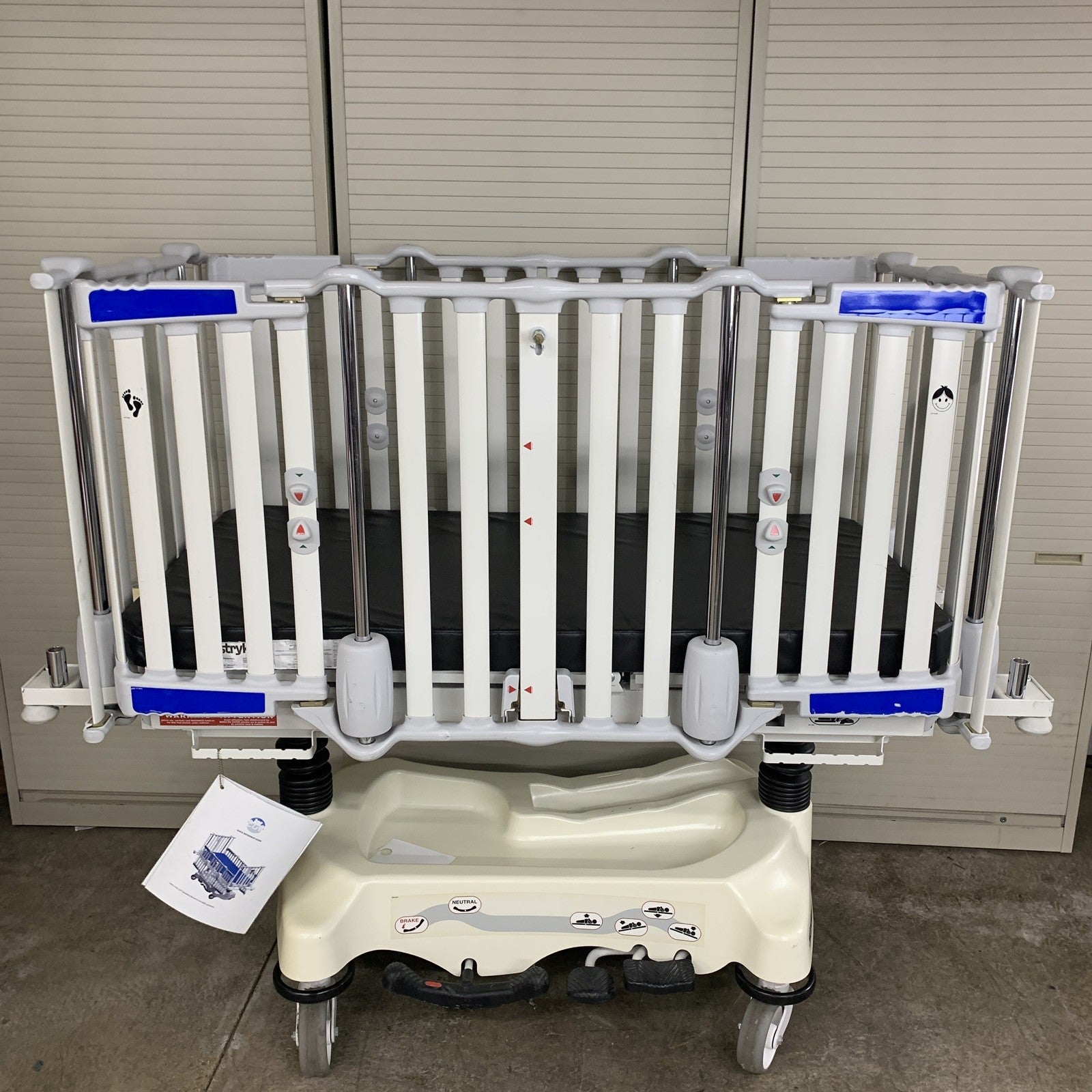 Stryker Cub FL19H Pediatric Crib with Mattress No Handles on Doors