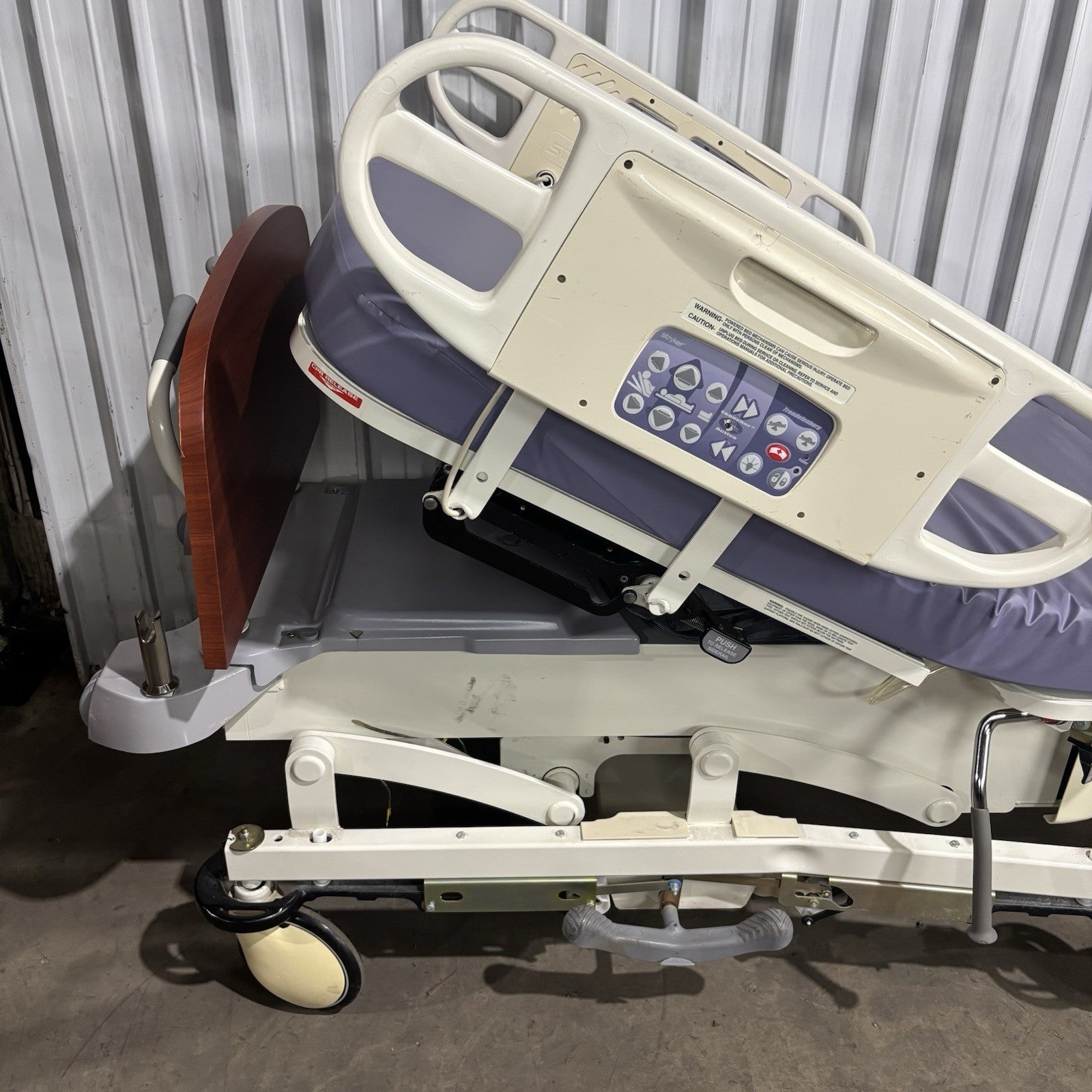 Stryker LD304 Birthing Bed Powers and Lifts Torso Hydraulic Stuck