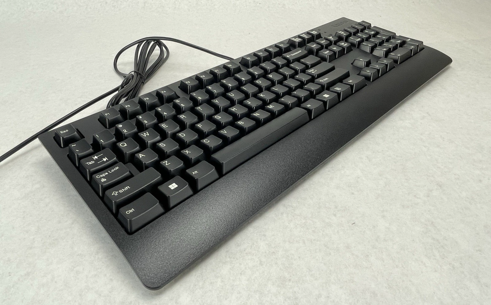 Lenovo Traditional USB Keyboard 00XH688 SD50L80031 - Lot of 10