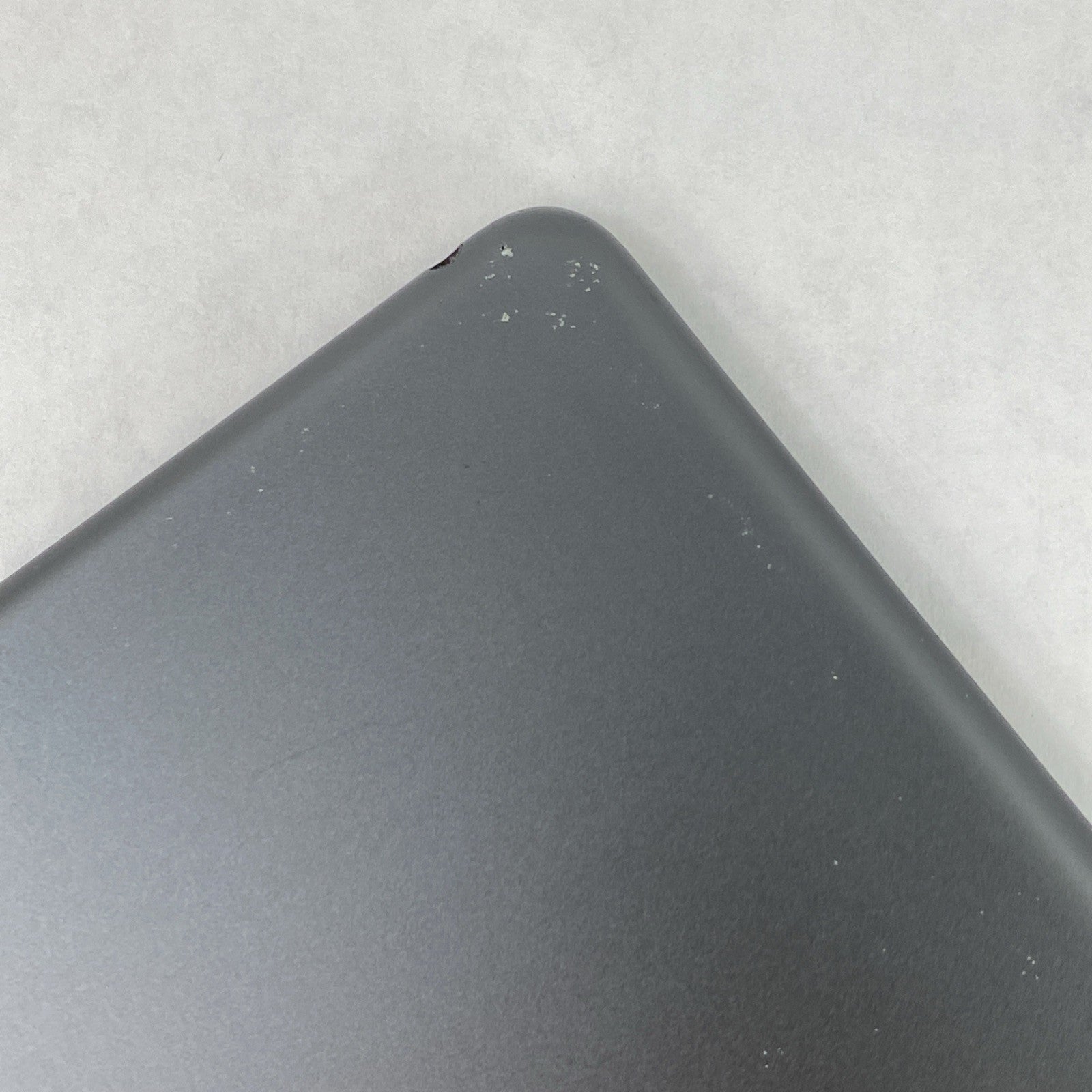 Apple iPad 7th Gen A2197 32GB 10.2" Retina Wi-Fi Space Gray IOS 18.7.819