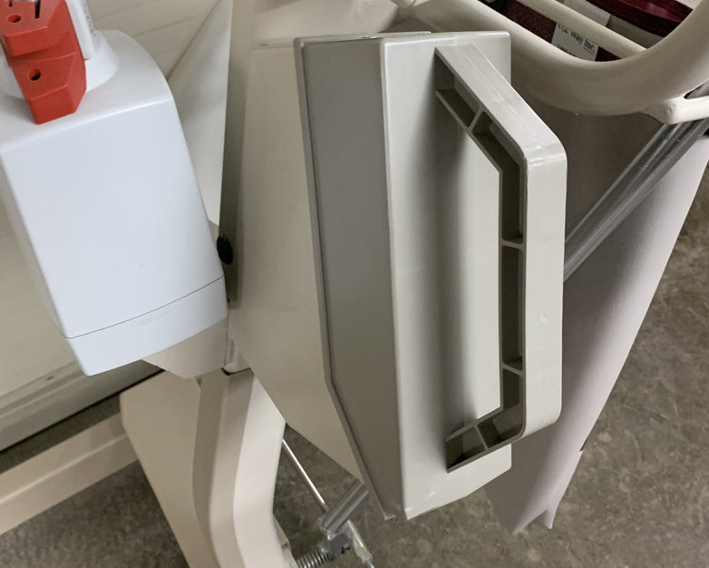 EZ Way 598 EZ Lift Patient Positioner W/ Battery No Charger