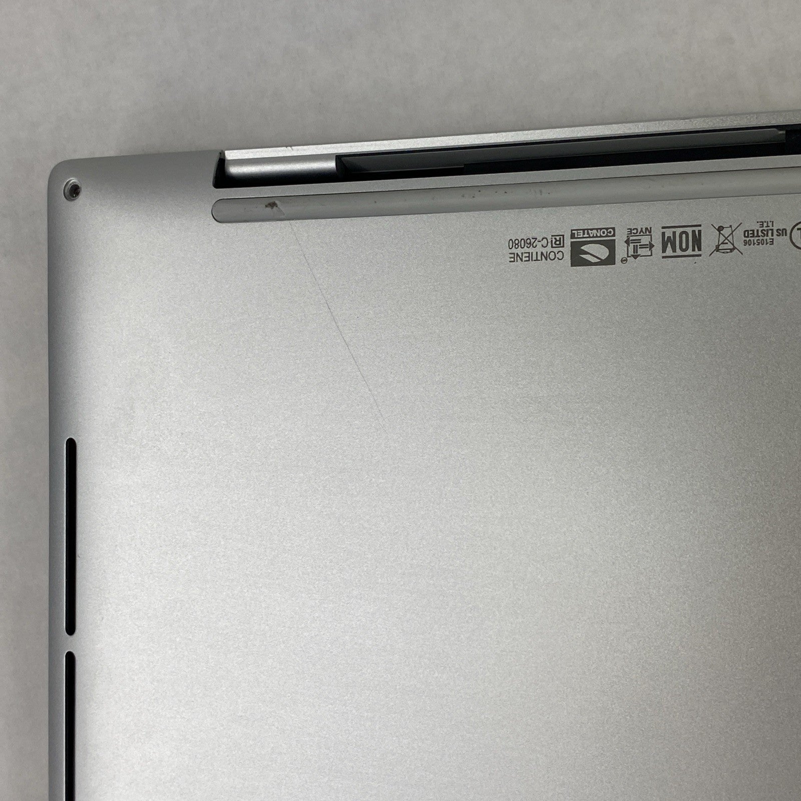 Dell XPS 9320 13.3" Touch i7-1260P 3.26 GHz 16 GB No HDD No OS