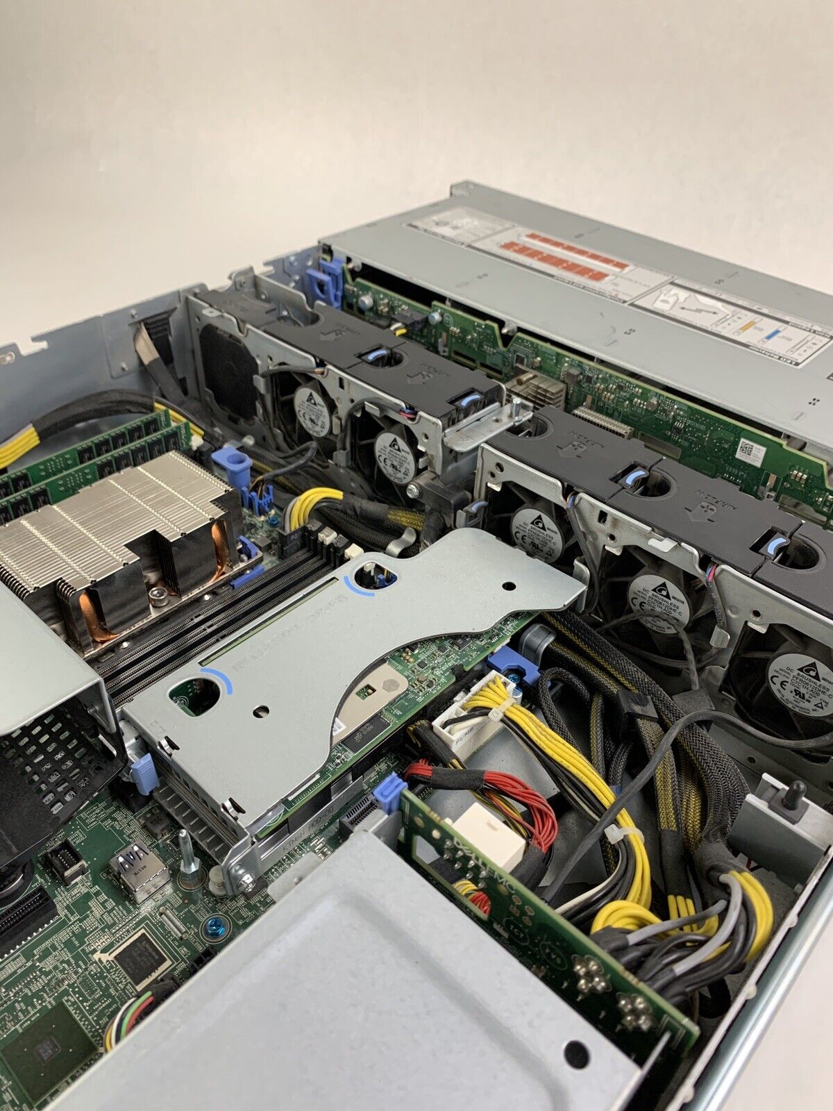 Dell EMC PowerEdge R540 Server 1x Silver 4215 2.50 GHz 64GB Ram No HDD No OS