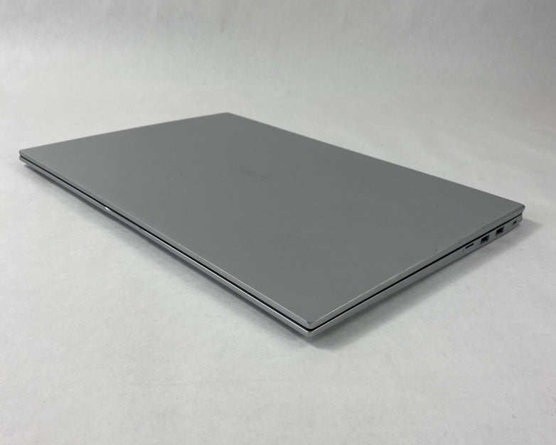 LG Gram 17Z90P-N.APS5U1 Intel Core i7-1165G7 2.80 GHz 16 GB RAM 17" No SSD No OS